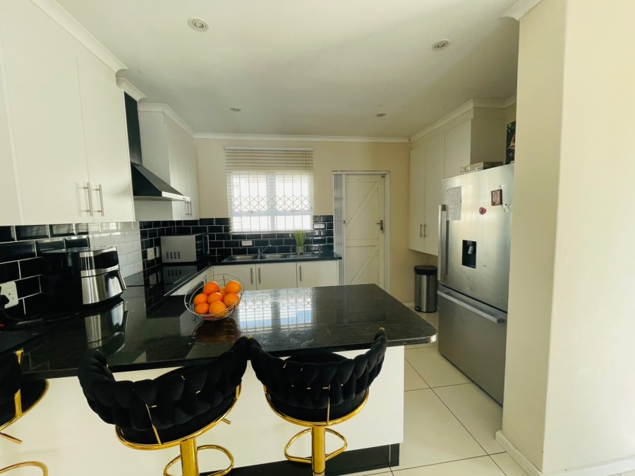 3 Bedroom Property for Sale in Cambridge West Eastern Cape